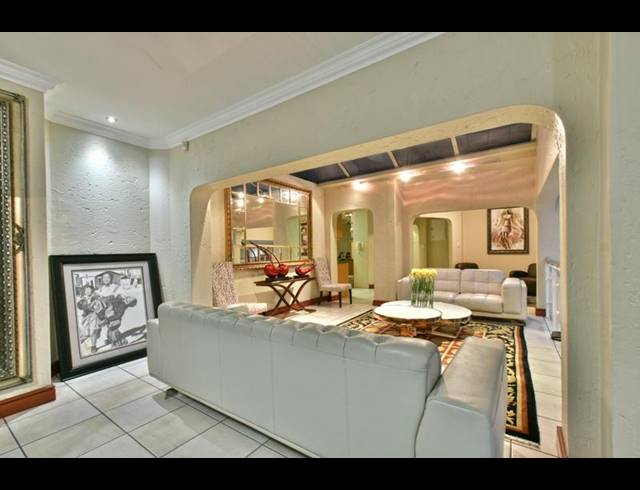 5 BEDROOM HOUSE FOR SALE IN GLENVISTA